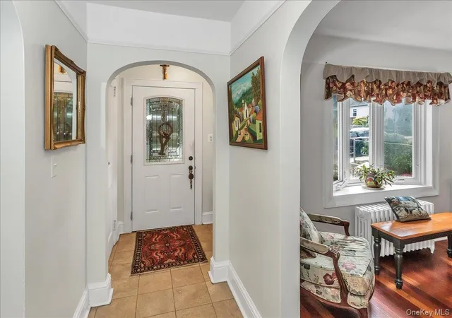 4th image of 21 Hayden Ave, North Hempstead, NY 11024 | MLS# 927591