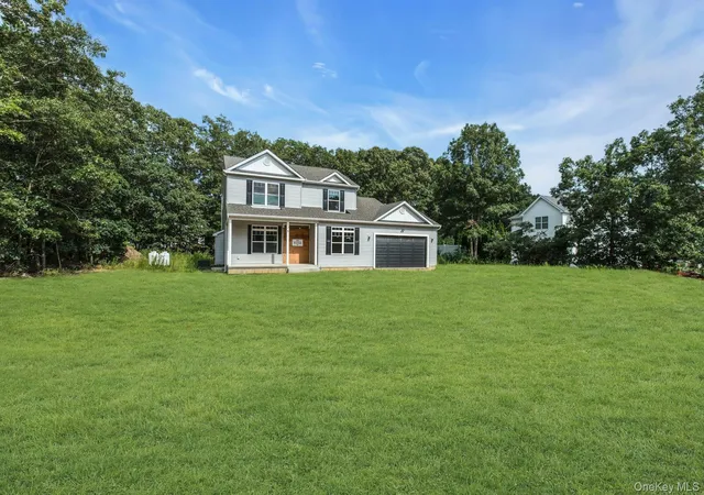 Photo 3 of Single family home for sale at 35 Evergreen Ave, Port Jefferson Station, NY 11776 | MLS# 927629 | Listing updated on 2026-09-25
