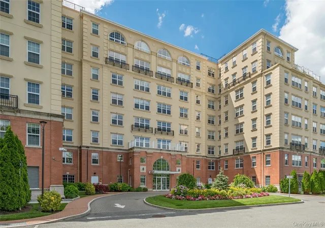 Photo 1 of Condo for sale at 10 Byron Pl #306, Mamaroneck, NY 10538 | MLS# 928023 | Listing updated on 2026-10-23