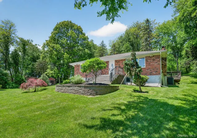 Homes for sale in East Fishkill, NY | 21 Crest Ct, East Fishkill, NY 12533 | MLS# 928144