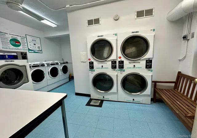 16th image of 11 Wooleys Ln #3A, North Hempstead, NY 11021 | MLS# 928871