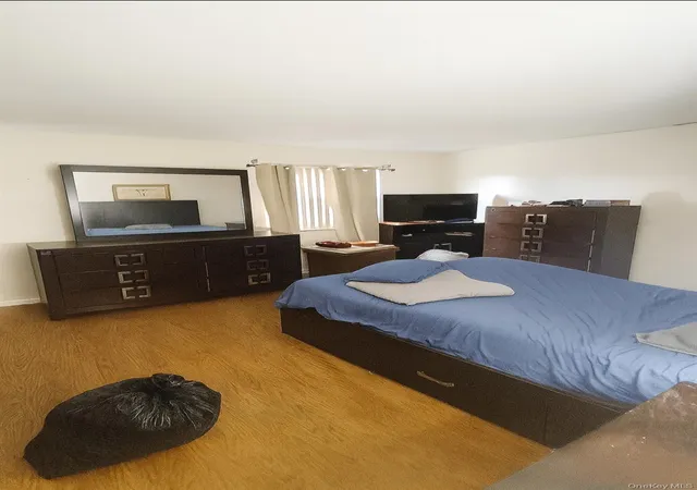 Photo 3 of Single family home for sale at 598 Shepherd Ave, Brooklyn, NY 11208 | MLS# 929137 | Listing updated on 2026-08-30