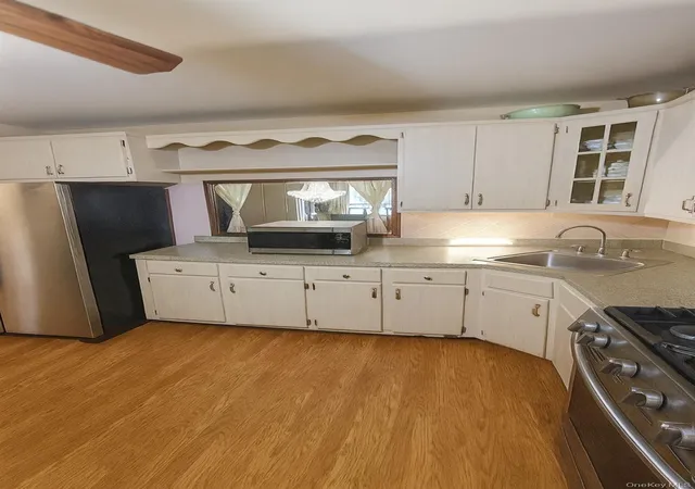 Photo 3 of Single family home for sale at 598 Shepherd Ave, Brooklyn, NY 11208 | MLS# 929137 | Listing updated on 2026-08-30