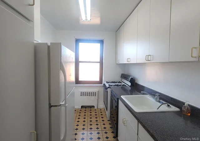 Homes for sale in New York, NY | 90 09 Northern Blvd #605, New York, NY 11372 | MLS# 929201