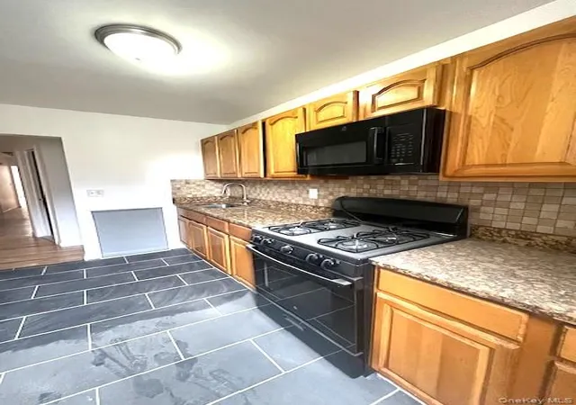 Photo 2 of Sale Pending at 2696 Marion, Bronx, NY 10458 | MLS# 929343 | Listing updated on 2025-12-23