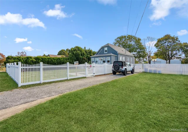 3rd image of 48 Farmers Ave, Lindenhurst, NY 11757 | MLS# 929413