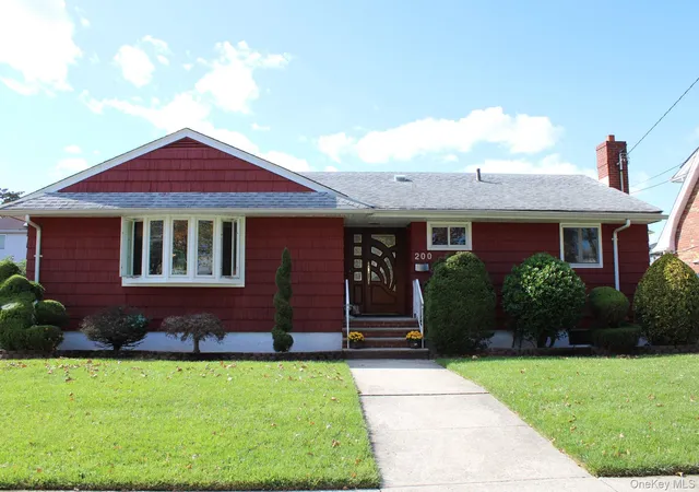 1st image of 200 Mallory Ave, Staten Island, NY 10305 | MLS# 929651