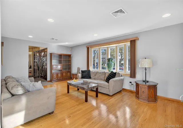 5th image of 200 Mallory Ave, Staten Island, NY 10305 | MLS# 929651