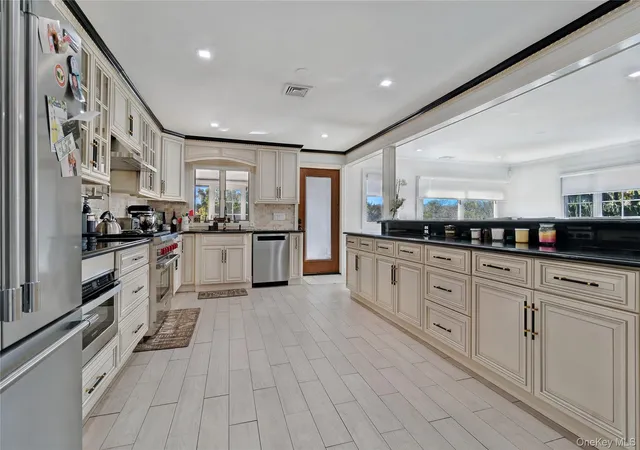 Photo 3 of Single family home for sale at 164-47 86 St, Howard Beach, NY 11414 | MLS# 929888 | Listing updated on 2026-07-09