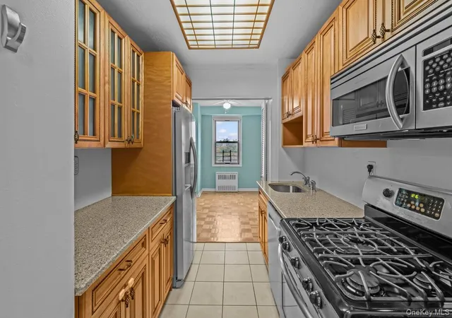 5th image of 2400 Johnson Ave #2F, New York, NY 10463 | MLS# 929979