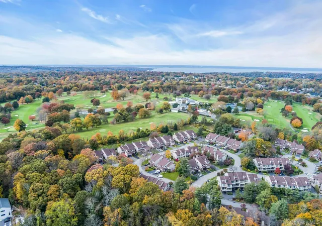 1st image of 31 The Glen #31, Oyster Bay, NY 11545 | MLS# 930046