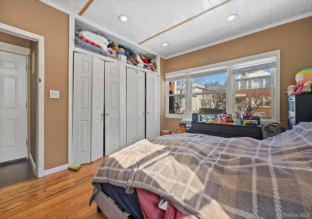 Photo 4 of House for sale at 1831 Paulding Ave, Bronx, NY 10462 | MLS# 930317 | Listing updated on 2026-07-08
