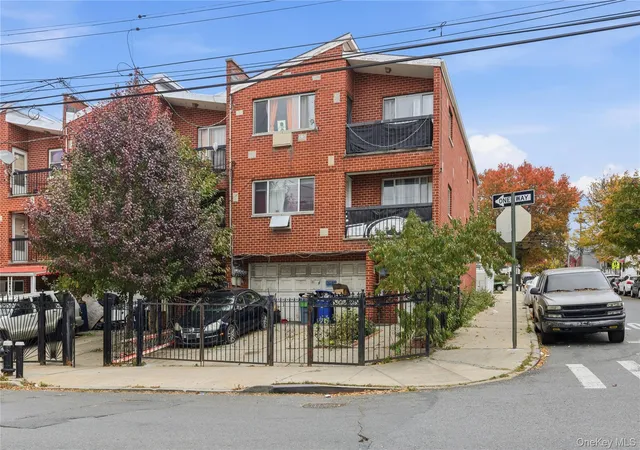 Photo 2 of Sale Pending at 4600 Bronx Blvd, Bronx, NY 10470 | MLS# 930475 | Listing updated on 2026-06-19