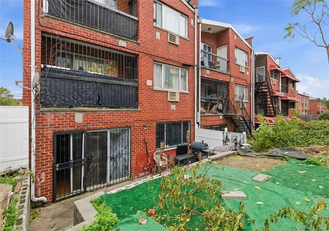 Listing Photo 4 - Condo for sale in building located at 4600 Bronx Blvd, Bronx, NY 10470