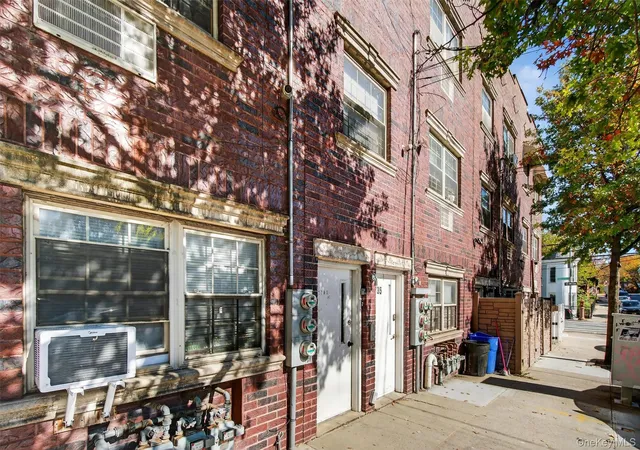 Listing Photo 4 - Condo for sale in building located at 1735 Mansion St, Bronx, NY 10460