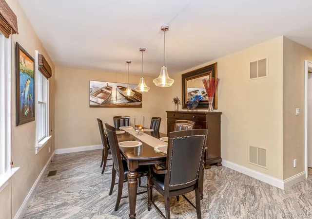 5th image of 42 Old Neck Ct, Manorville, NY 11949 | MLS# 930685