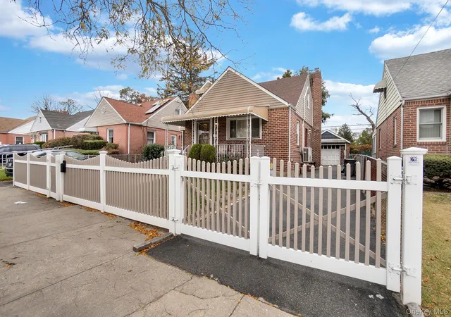 4th image of 21827 130Th Ave, Springfield Gardens, NY 11413 | MLS# 930732