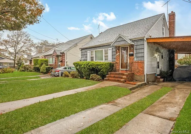 Photo 3 of Sale Pending at 25711 147th Ave, Rosedale, NY 11422 | MLS# 930993 | Listing updated on 2026-05-30