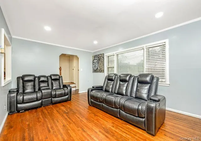 Photo 4 of Sale Pending at 25711 147Th Ave, Rosedale, NY 11422 | MLS# 930993 | Listing updated on 2026-05-30