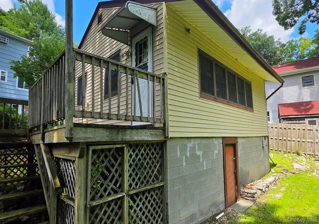 Photo 3 of Sale Pending at 5 Birch Dr, Pawling, NY 12531 | MLS# 931059 | Listing updated on 2026-09-15