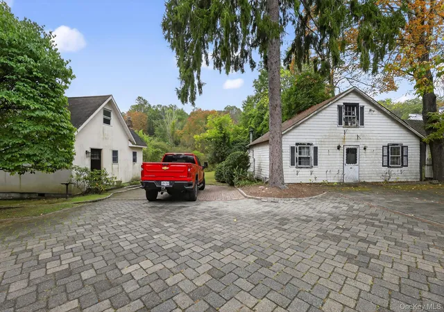 Photo 3 of Sale Pending at 20 Old Mount Kisco Rd, Armonk, NY 10504 | MLS# 931159 | Listing updated on 2026-09-13