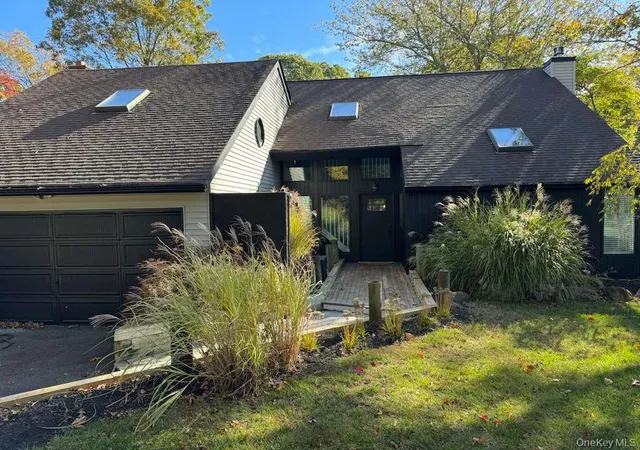 1st image of 14 Beverly Ct, Moriches, NY 11955 | MLS# 931483