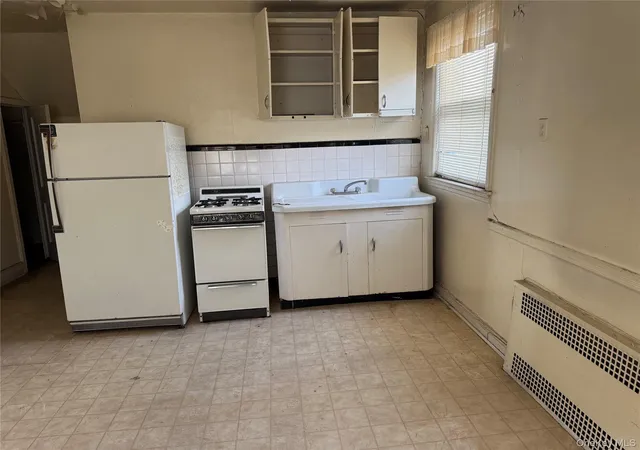 7th image of 2718 Collier Ave, Far Rockaway, NY 11691 | MLS# 931522