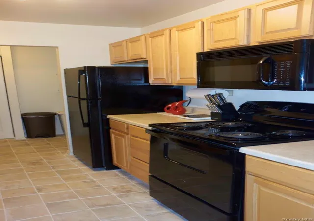 Photo 4 of House for sale at 76 Sterling #76, Fishkill, NY 12508 | MLS# 931573 | Listing updated on 2026-10-24