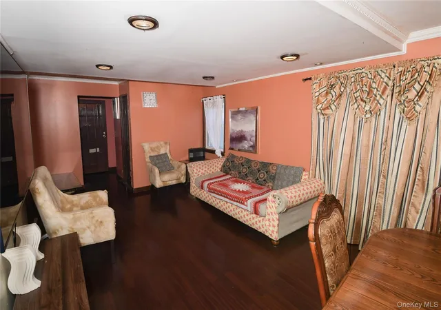 Photo 3 of Single family home for sale at 76 E Hollywood Ave, Lindenhurst, NY 11757 | MLS# 931798 | Listing updated on 2026-09-03