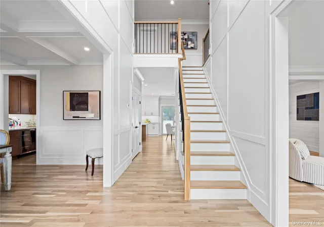 3rd image of 7 Cedar Ave, Oyster Bay, NY 11714 | MLS# 931848