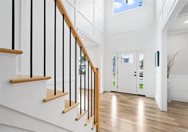 4th image of 7 Cedar Ave, Oyster Bay, NY 11714 | MLS# 931848
