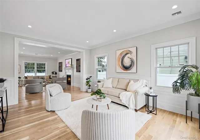 5th image of 7 Cedar Ave, Oyster Bay, NY 11714 | MLS# 931848