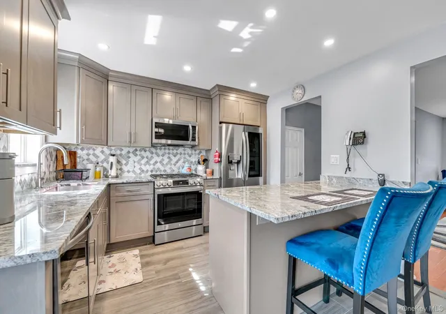 Photo 3 of Single family home for sale at 1554 Mcdonald St, Bronx, NY 10461 | MLS# 931877 | Listing updated on 2026-10-11