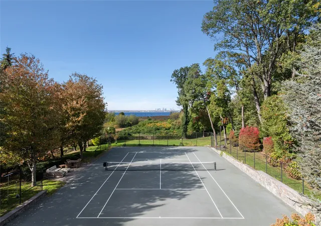 3rd image of 25 Soundview Ln, Port Washington, NY 11050 | MLS# 932420