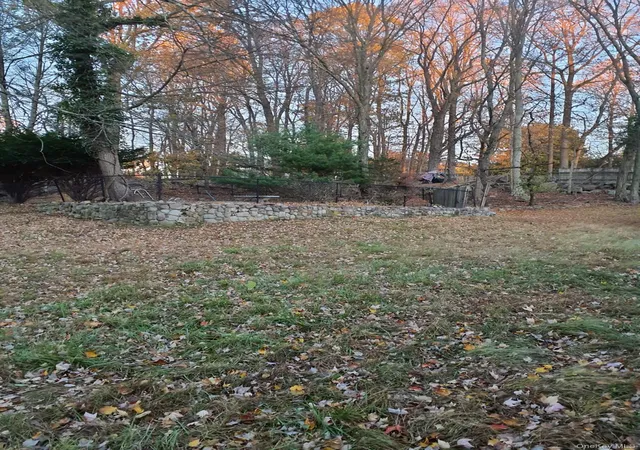 Photo 3 of Sale Pending at 65 Laura Dr, Airmont, NY 10952 | MLS# 932553 | Listing updated on 2026-02-13