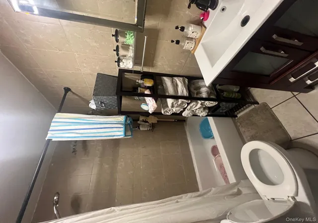 Photo 3 of Single family home for sale at 240 Oakley Ave, Elmont, NY 11003 | MLS# 932636 | Listing updated on 2026-03-01