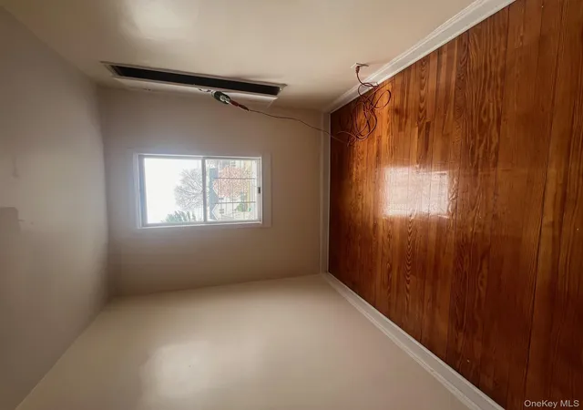 Photo 4 of Single family home for sale at 240 Oakley Ave, Elmont, NY 11003 | MLS# 932636 | Listing updated on 2026-03-01
