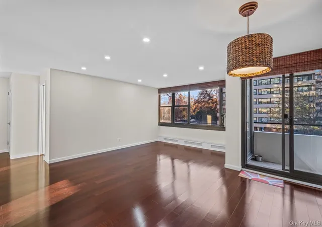 5th image of 168-11 12Th Ave #3D, Whitestone, NY 11357 | MLS# 932670