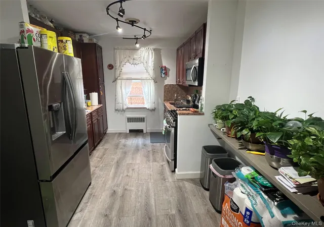 Photo 4 of House for sale at 2080 Barnes Ave #4C, Bronx, NY 10462 | MLS# 932874 | Listing updated on 2026-07-11