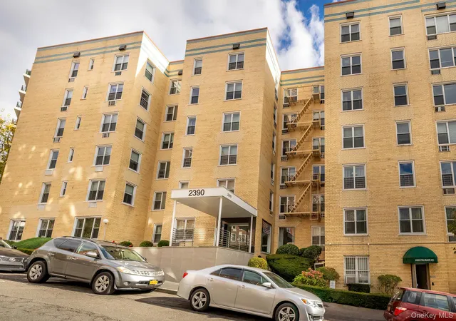 Listing Photo 1 - Condo for sale in building located at 2390 Palisade Ave, New York, NY 10463 - Unit #5J