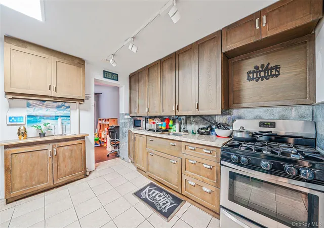 Listing Photo 5 - Condo for sale in building located at 852 Blake Ave, Brooklyn, NY 11207