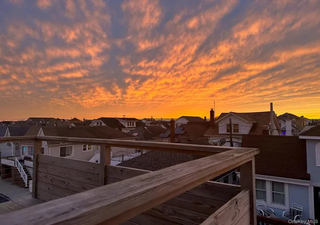 Photo 3 of Sale Pending at 72 Kentucky St, Long Beach, NY 11561 | MLS# 933476 | Listing updated on 2026-05-13