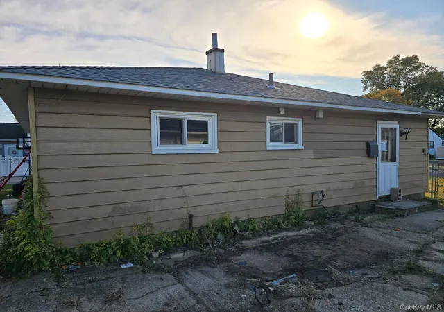 Single family home for sale at 2419 Cedar St, Seaford, NY 11783 | MLS# 933723 | Listing updated on 2025-12-21