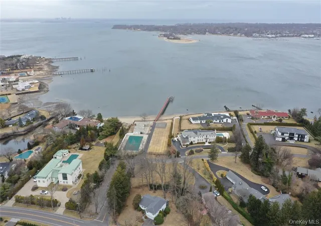 5th image of 31 Harbour Rd, Great Neck, NY 11024 | MLS# 933908