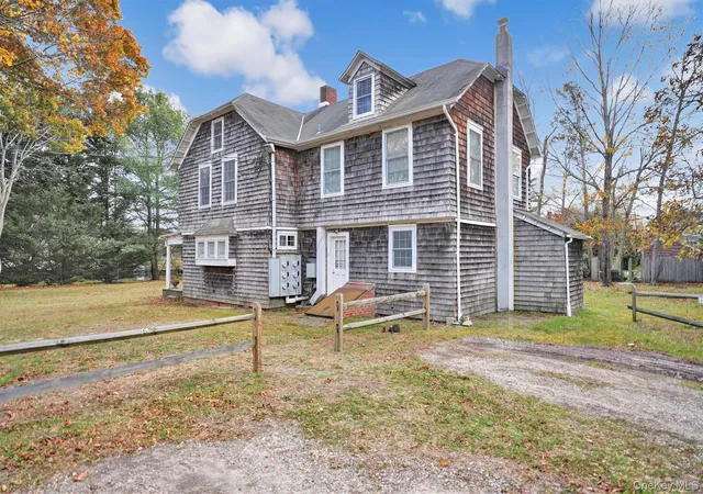 Photo 4 of Sale Pending at 14 Halsey Ave, East Quogue, NY 11942 | MLS# 933919 | Listing updated on 2026-08-09