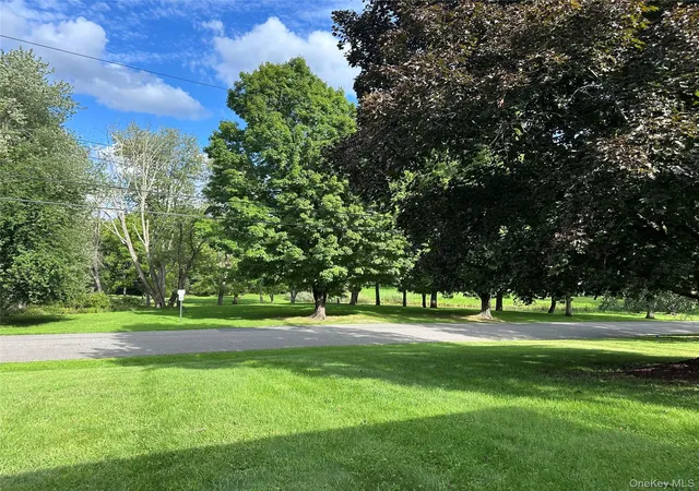 Photo 3 of Single family home for sale at 14 Pond Hl Ave, Warwick (town), NY 10990 | MLS# 933935 | Listing updated on 2026-10-03