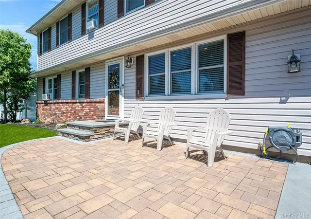 3rd image of 201 Oakland Ave, Deer Park, NY 11729 | MLS# 933959