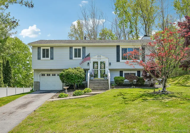 3rd image of 105 Shaker Ct N, New Windsor, NY 12553 | MLS# 934043