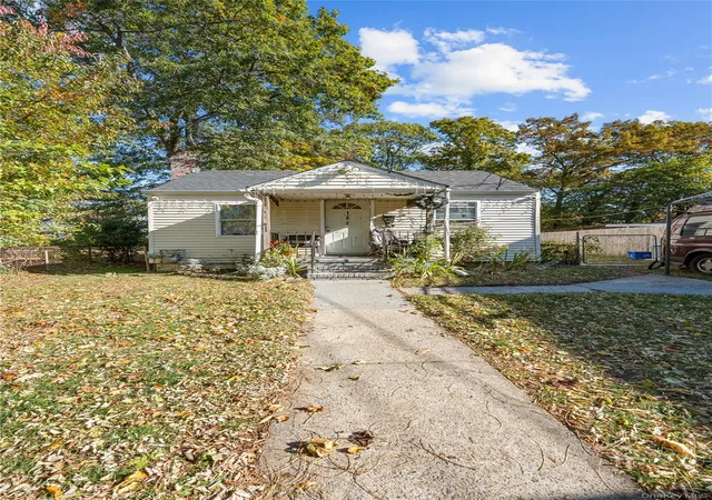 1st image of 182 Park Ave, Hempstead, NY 11575 | MLS# 934074