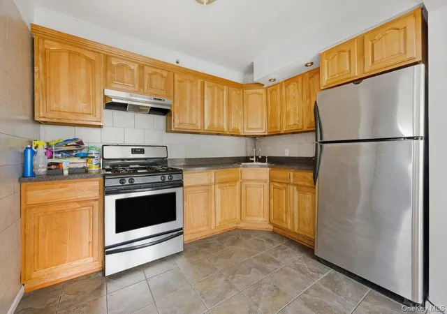 Photo 4 of Sale Pending at 8754 110th Street, Richmond Hill, NY 11418 | MLS# 934233 | Listing updated on 2026-04-06
